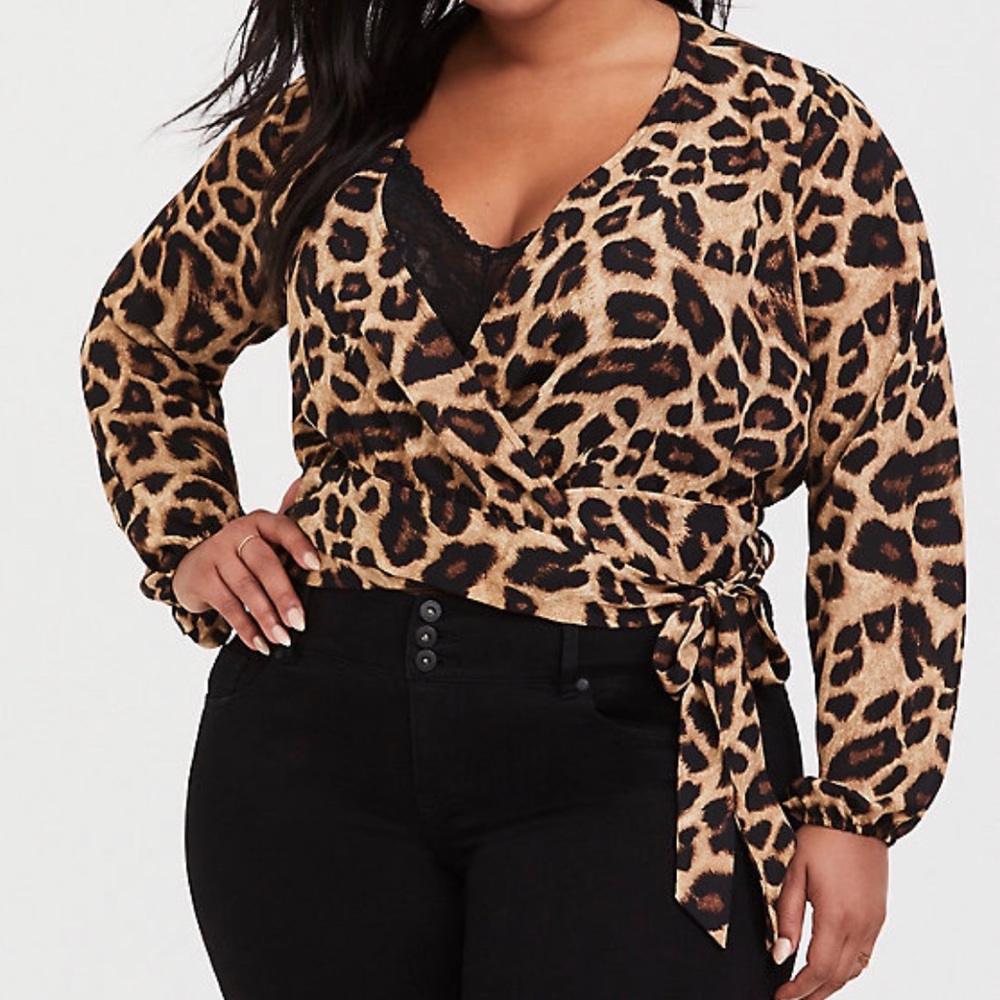 🖤TORRID LEOPARD WRAP BLOUSE🖤